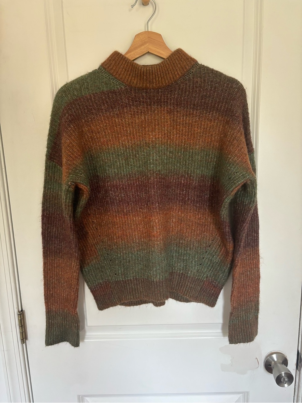 🎉 3/$15 Belle by Belldini Orange Ombré Sweater M